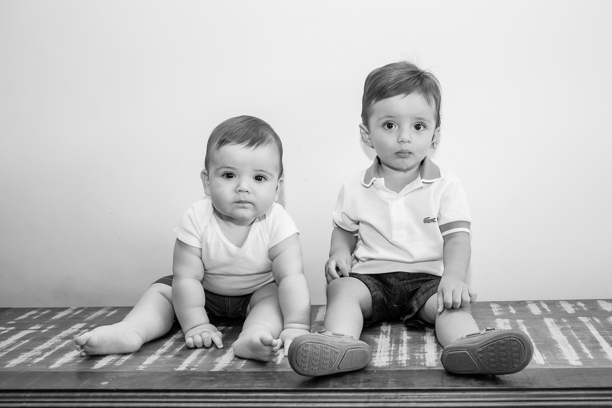 amigos em preto e branco