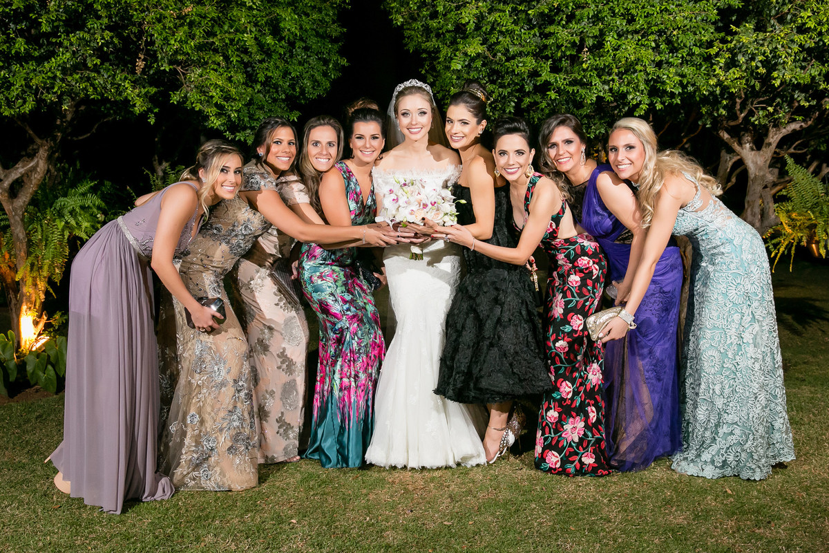 família e amigos da noiva