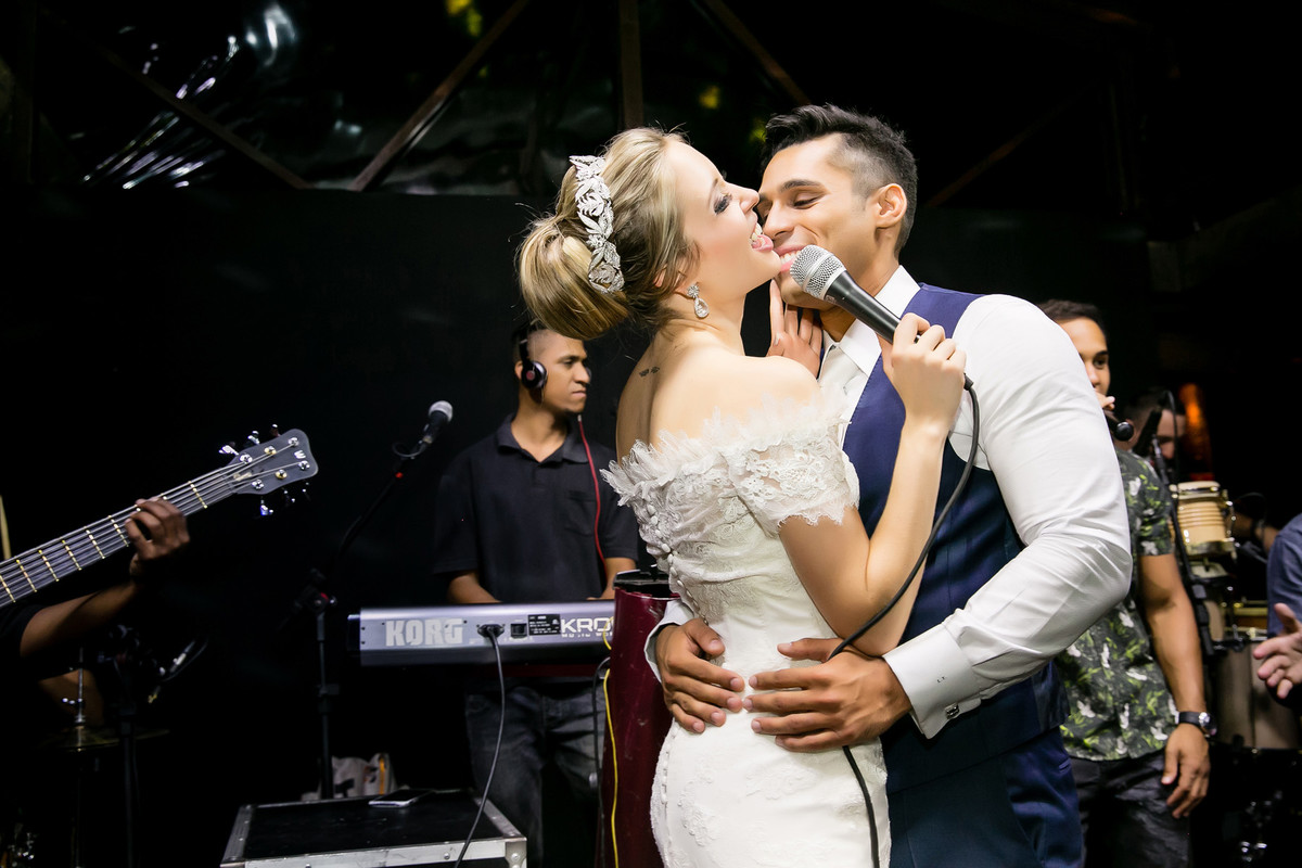 noiva cantando para o noivo