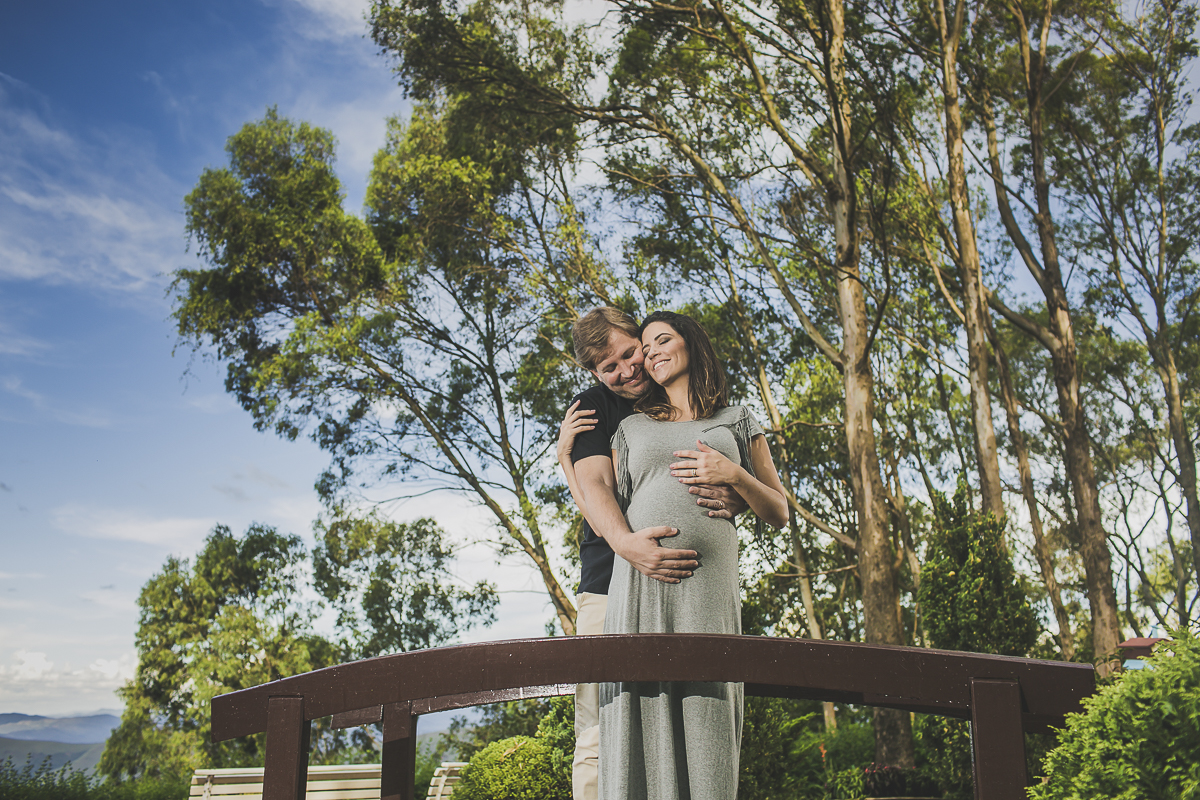 papai segurando a barriga