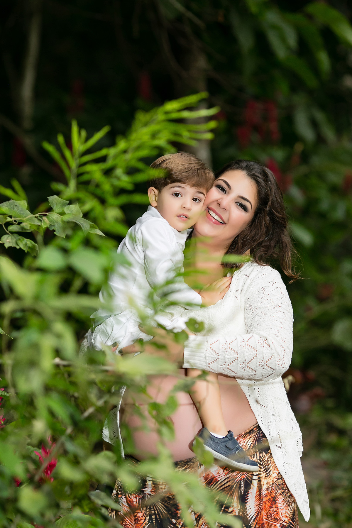 criança olhando para a fotógrafa