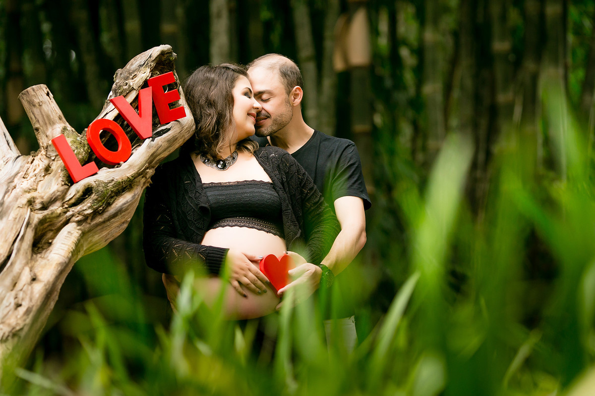casal apaixonado e grávidos
