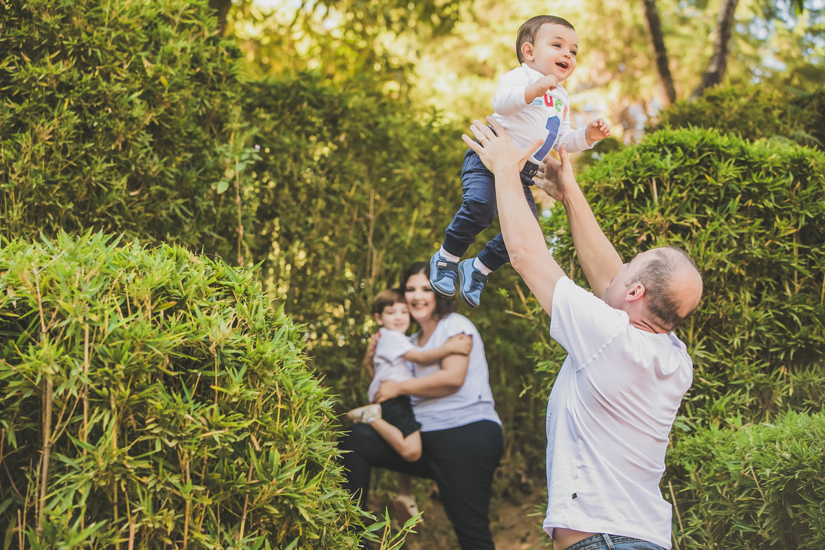 papai brincando com o filho