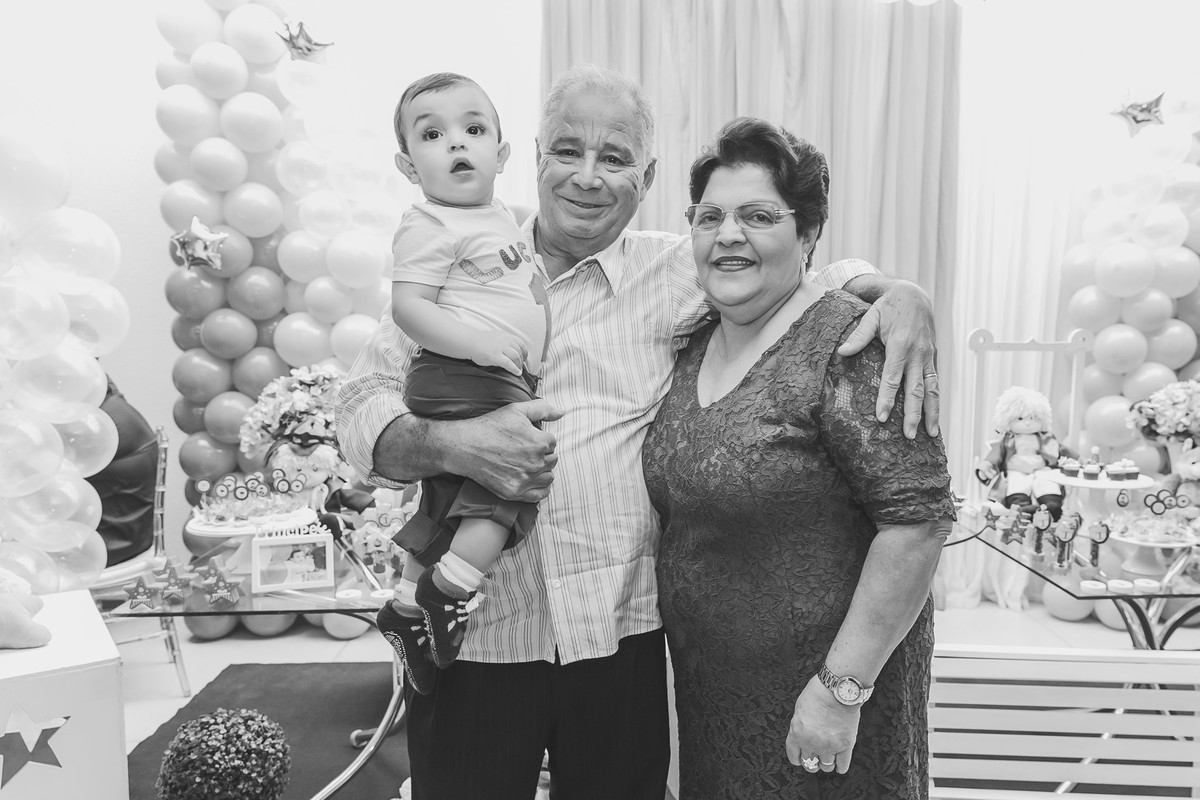 convidados com o anfitrião