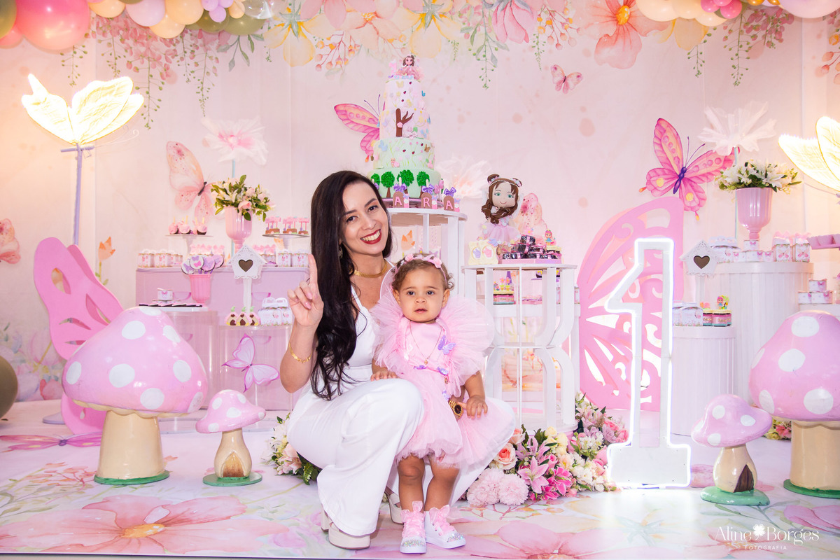 Decoração Jardim de Borboletas Clara 1 ano com a mamãe Taquara RJ