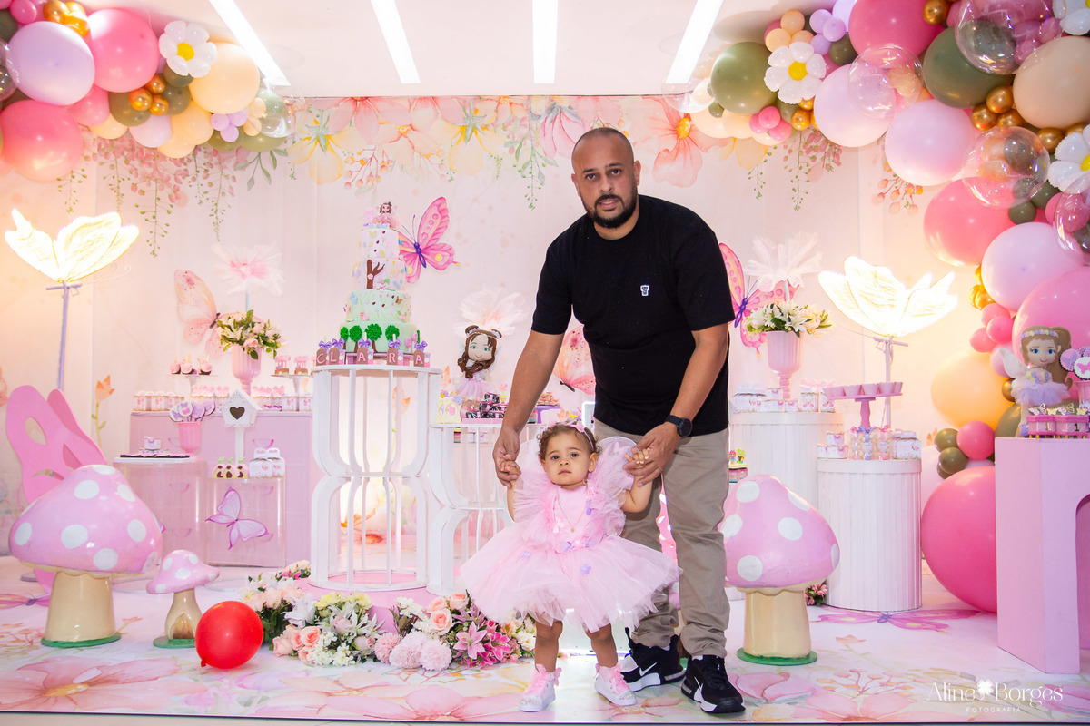 Decoração Jardim de Borboletas Clara 1 ano com papai Taquara RJ