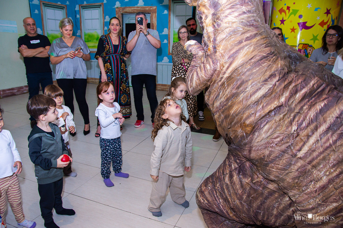 Cada conexão feita vale mais que mil poses. Um dia inesquecível no Jurassic Park do João Felipe.