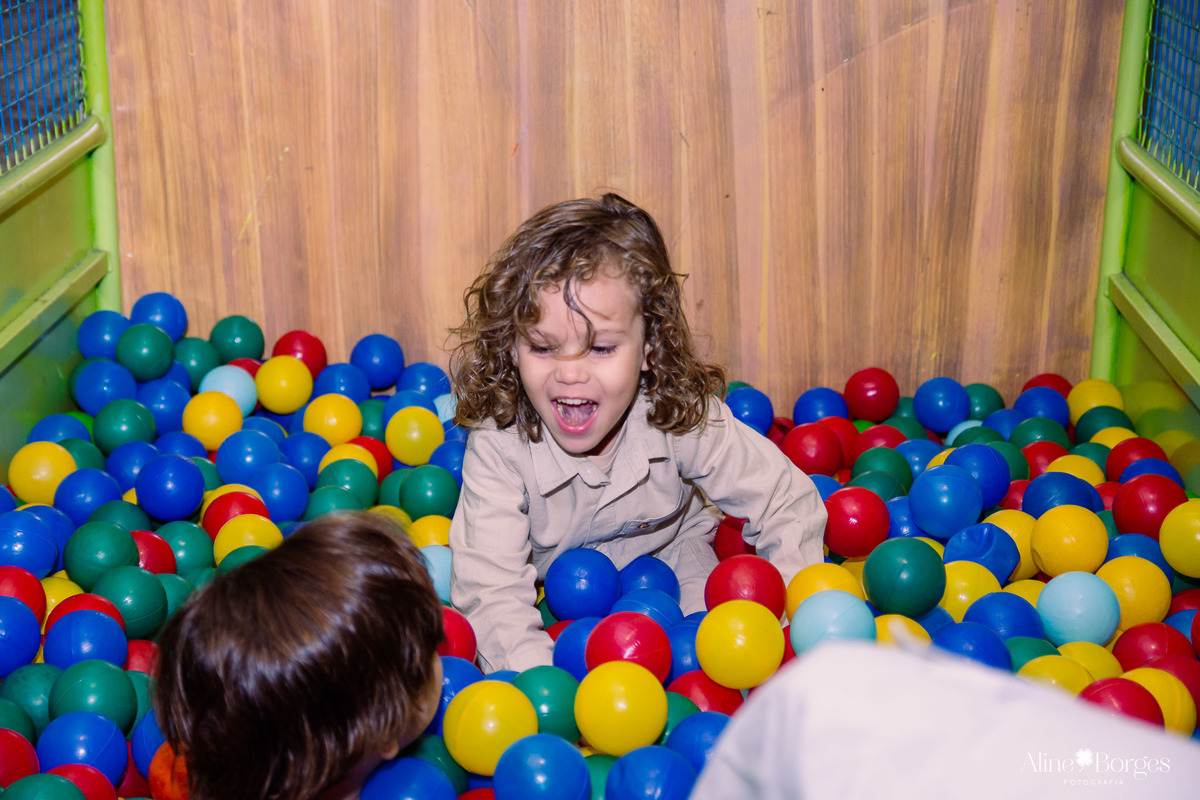 Cada conexão feita vale mais que mil poses. Um dia inesquecível no Jurassic Park do João Felipe.casa de festas Brincadeira é Coisa Séria Jacarepaguá RJ.