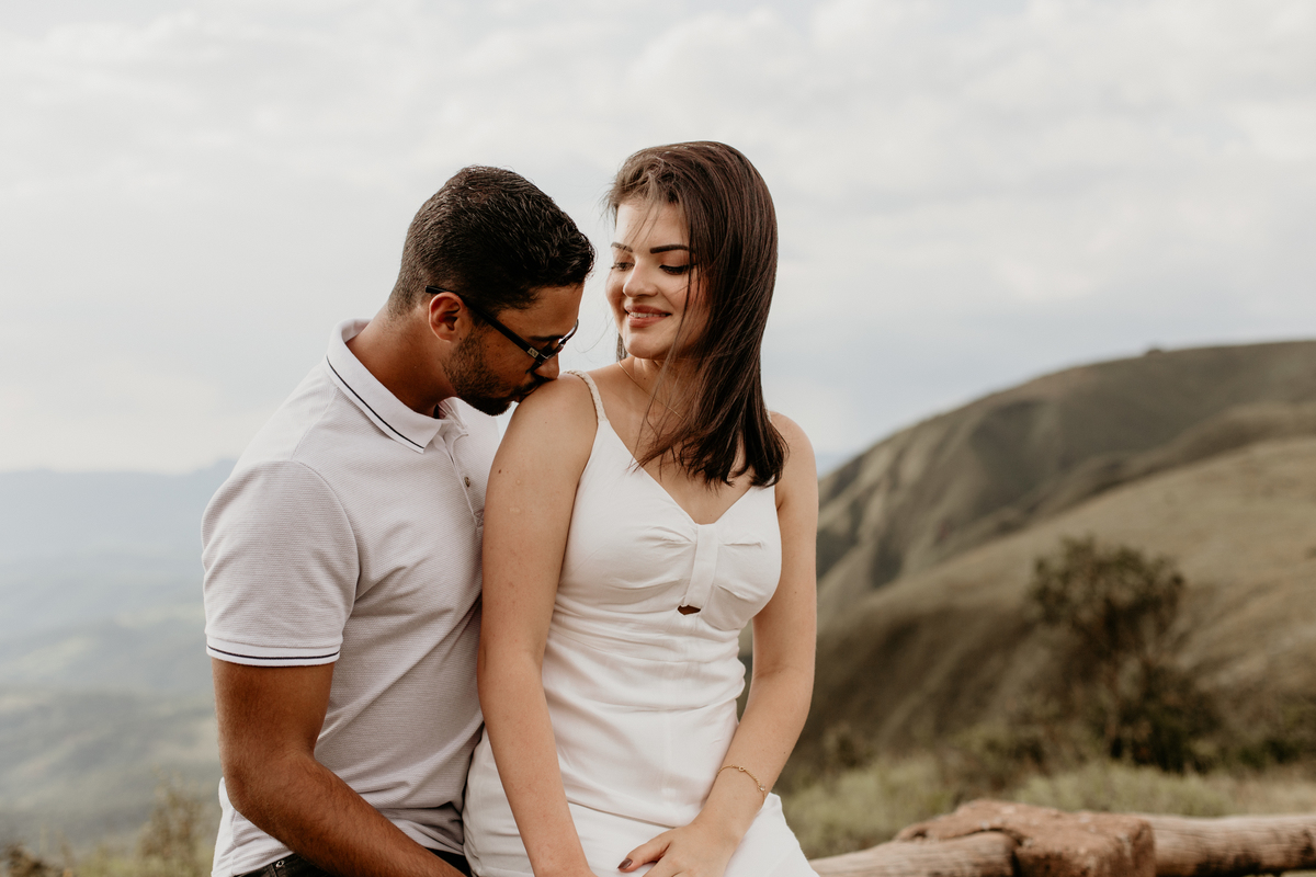 Ensaio Mariana e Josué - Casal - Belo Horizonte - Topo do Mundo - Laura Nolasco Fotografia