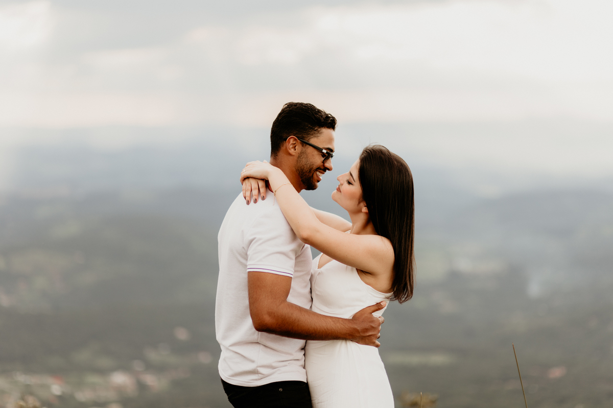 Ensaio Mariana e Josué - Casal - Belo Horizonte - Topo do Mundo - Laura Nolasco Fotografia