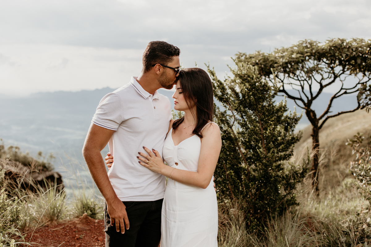 Ensaio Mariana e Josué - Casal - Belo Horizonte - Topo do Mundo - Laura Nolasco Fotografia