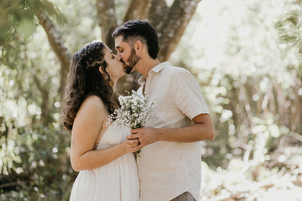 Ensaio Tainah e Moita - Casal - Belo Horizonte - Casamento Civil - Restaurante Paladino - Laura Nolasco Fotografia