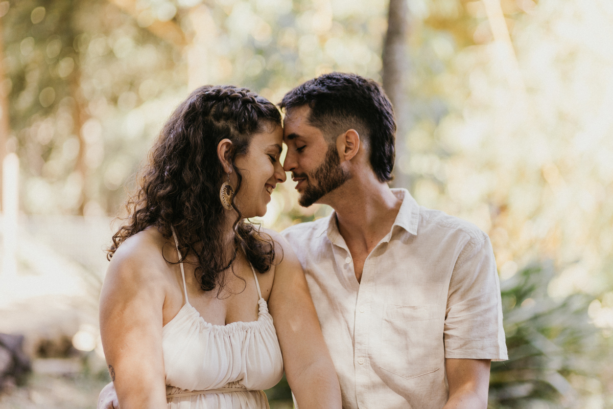 Ensaio Tainah e Moita - Casal - Belo Horizonte - Casamento Civil - Restaurante Paladino - Laura Nolasco Fotografia