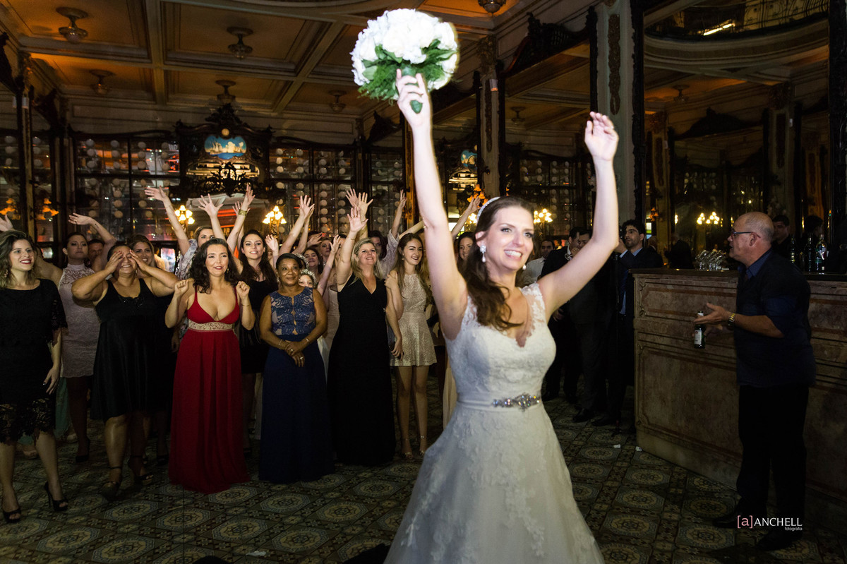 Copacabana, palace, casamento, RJ, confeitaria, Colombo, igreja, nossa, senhora, do, Carmo, Livia, e, Candido, Anchell, fotografia, Roberto, Cohen, inesquecível, casamento