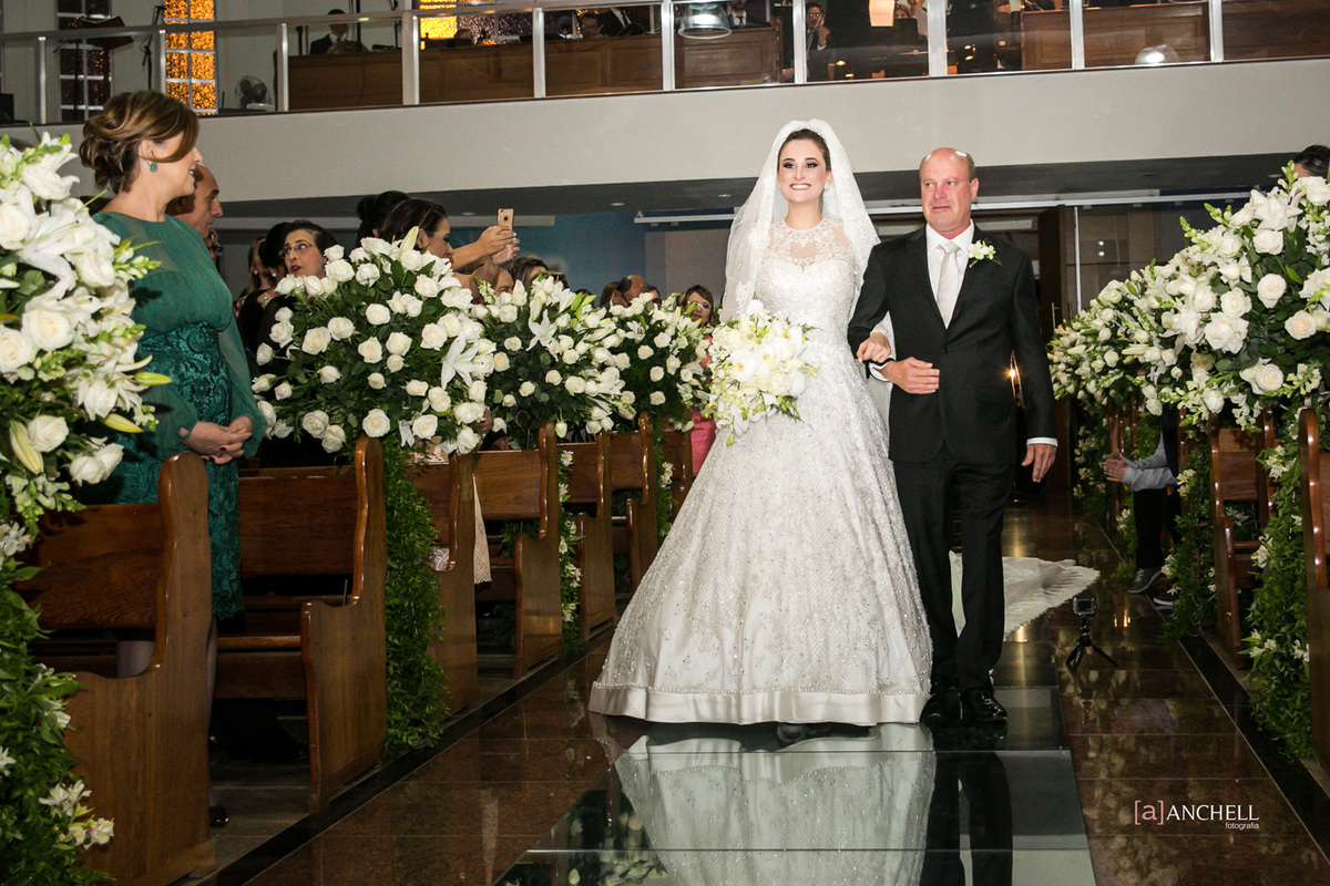 casamento, clássico, inesquecível casamento, Luiza e Wander, Making of , cerimônia, recepção, cerimonial Cohen, noivo, noiva, Sandro, barros, igreja, Ricardo, almeida, Anchell, fotografia, véu de noiva,