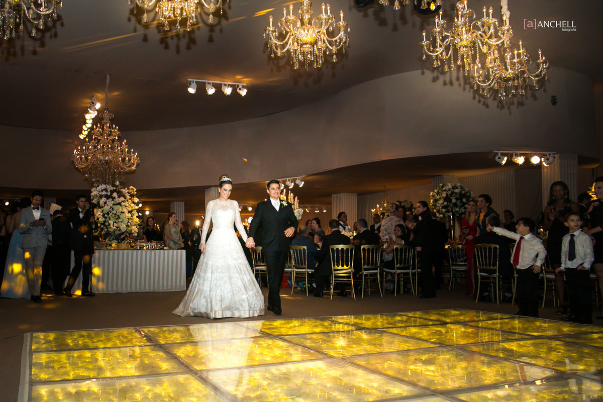 casamento, clássico, inesquecível casamento, Luiza e Wander, Making of , cerimônia, recepção, cerimonial Cohen, noivo, noiva, Sandro, barros, igreja, Ricardo, almeida, Anchell, fotografia, véu de noiva,