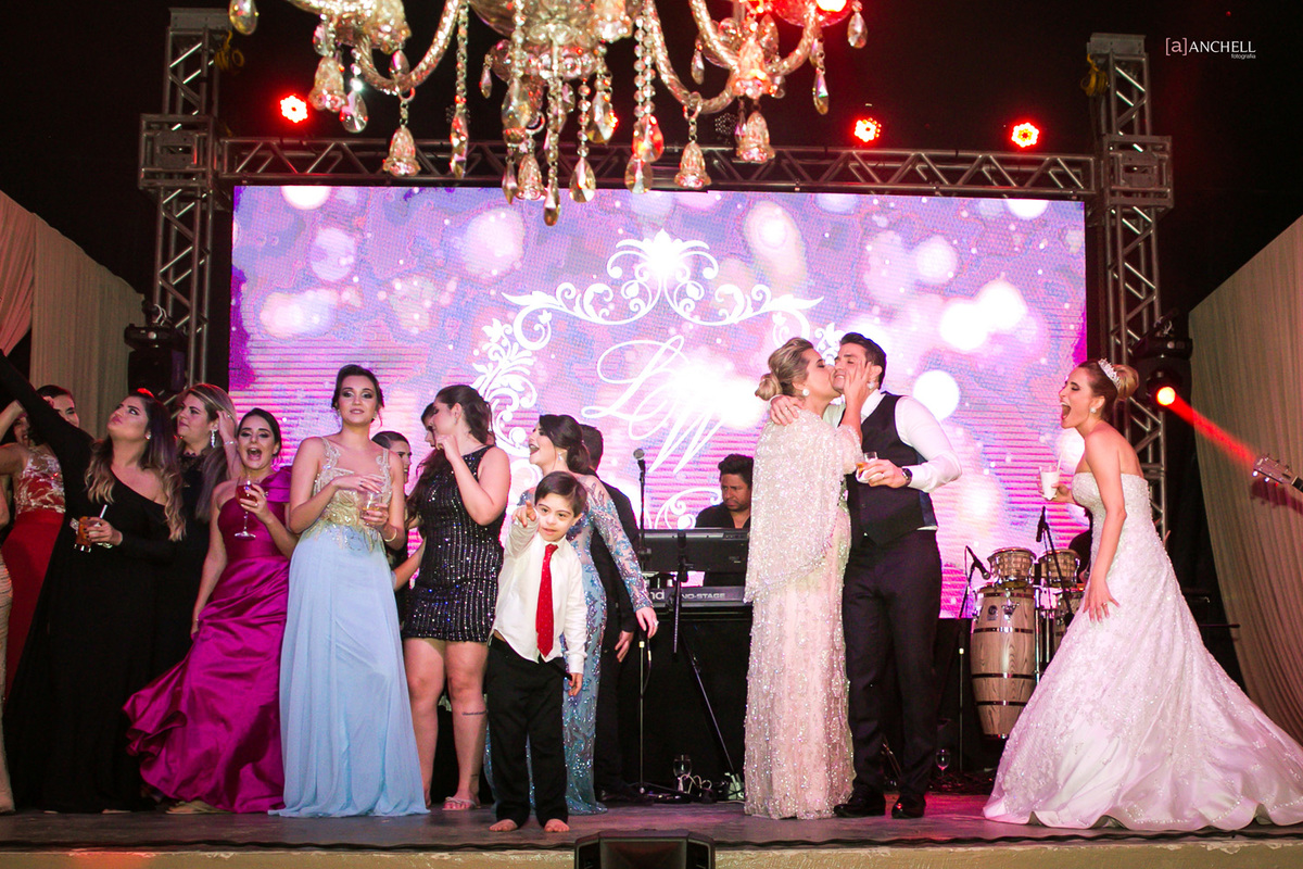 casamento, clássico, inesquecível casamento, Luiza e Wander, Making of , cerimônia, recepção, cerimonial Cohen, noivo, noiva, Sandro, barros, igreja, Ricardo, almeida, Anchell, fotografia, véu de noiva,