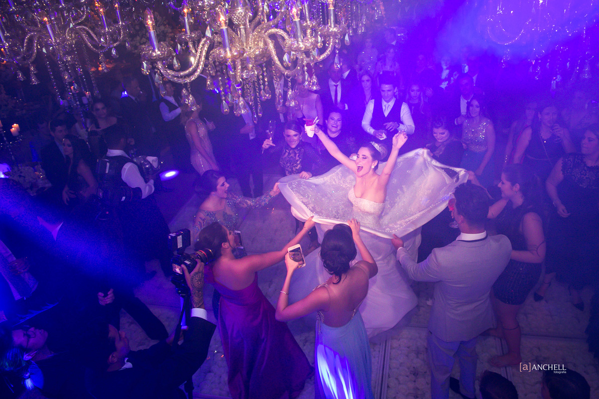 casamento, clássico, inesquecível casamento, Luiza e Wander, Making of , cerimônia, recepção, cerimonial Cohen, noivo, noiva, Sandro, barros, igreja, Ricardo, almeida, Anchell, fotografia, véu de noiva,