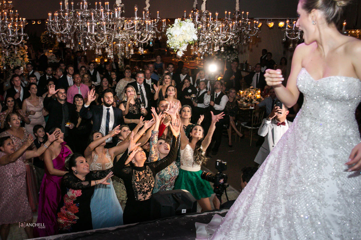 casamento, clássico, inesquecível casamento, Luiza e Wander, Making of , cerimônia, recepção, cerimonial Cohen, noivo, noiva, Sandro, barros, igreja, Ricardo, almeida, Anchell, fotografia, véu de noiva,