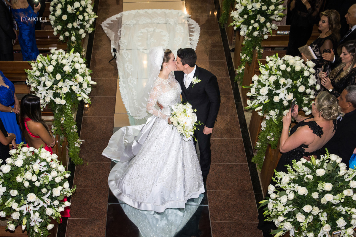 casamento, clássico, inesquecível casamento, Luiza e Wander, Making of , cerimônia, recepção, cerimonial Cohen, noivo, noiva, Sandro, barros, igreja, Ricardo, almeida, Anchell, fotografia, véu de noiva,