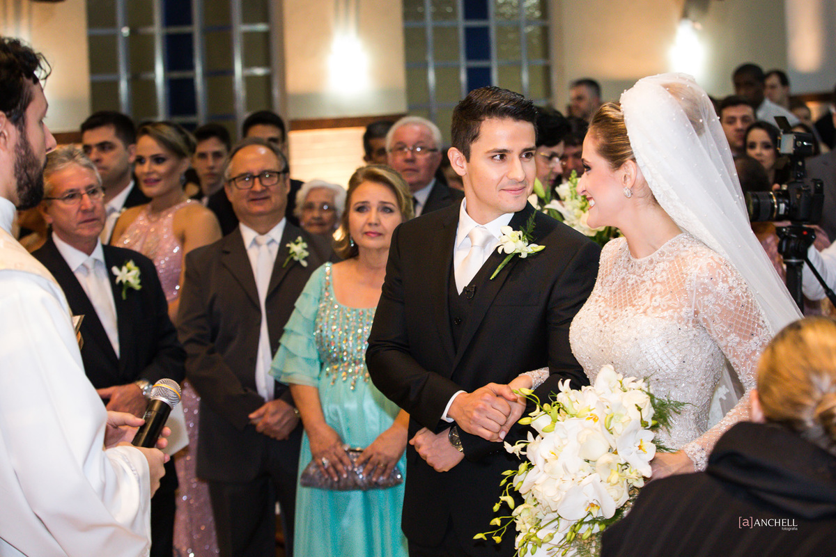casamento, clássico, inesquecível casamento, Luiza e Wander, Making of , cerimônia, recepção, cerimonial Cohen, noivo, noiva, Sandro, barros, igreja, Ricardo, almeida, Anchell, fotografia, véu de noiva,