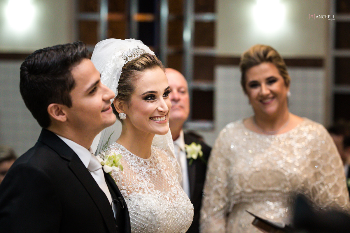 casamento, clássico, inesquecível casamento, Luiza e Wander, Making of , cerimônia, recepção, cerimonial Cohen, noivo, noiva, Sandro, barros, igreja, Ricardo, almeida, Anchell, fotografia, véu de noiva,