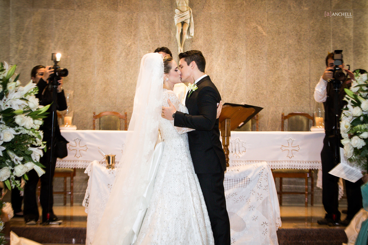 casamento, clássico, inesquecível casamento, Luiza e Wander, Making of , cerimônia, recepção, cerimonial Cohen, noivo, noiva, Sandro, barros, igreja, Ricardo, almeida, Anchell, fotografia, véu de noiva,