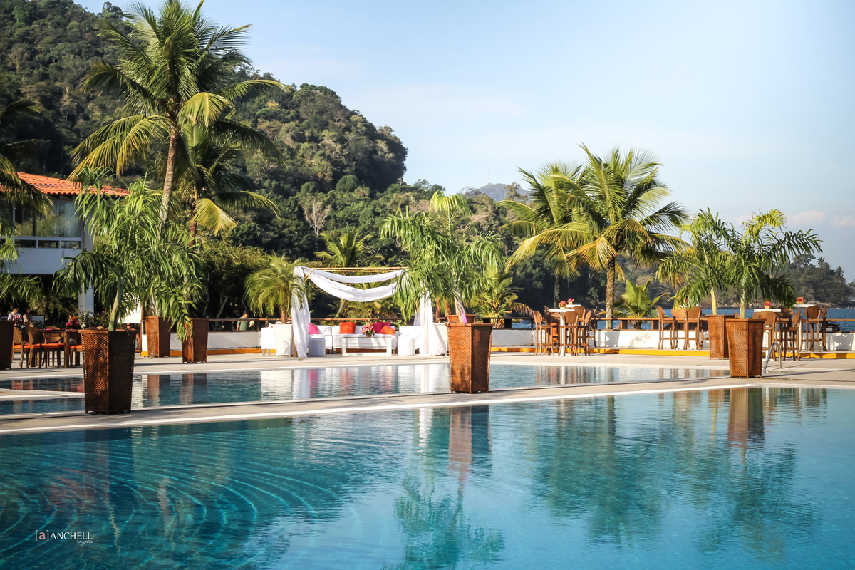 Wedding, casamento, beta e bruno, club med, Euler de castro, making of, cerimônia, recepção, casamento na praia, casar descalça, por do sol, cachorro levando as alianças, Angra dos reais 