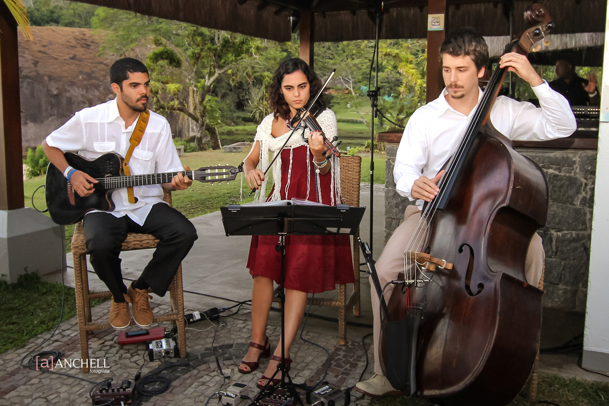 Wedding, casamento, beta e bruno, club med, Euler de castro, making of, cerimônia, recepção, casamento na praia, casar descalça, por do sol, cachorro levando as alianças, Angra dos reais 