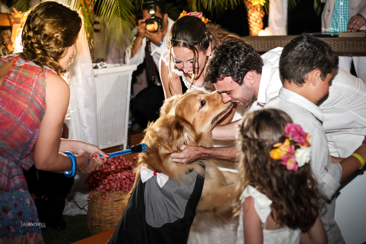 Wedding, casamento, beta e bruno, club med, Euler de castro, making of, cerimônia, recepção, casamento na praia, casar descalça, por do sol, cachorro levando as alianças, Angra dos reais 