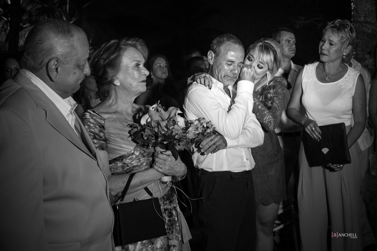 Wedding, casamento, beta e bruno, club med, Euler de castro, making of, cerimônia, recepção, casamento na praia, casar descalça, por do sol, cachorro levando as alianças, Angra dos reais 