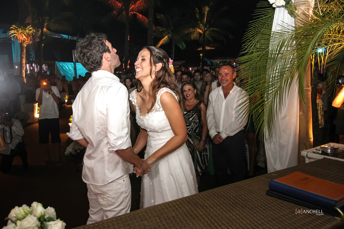 Wedding, casamento, beta e bruno, club med, Euler de castro, making of, cerimônia, recepção, casamento na praia, casar descalça, por do sol, cachorro levando as alianças, Angra dos reais 