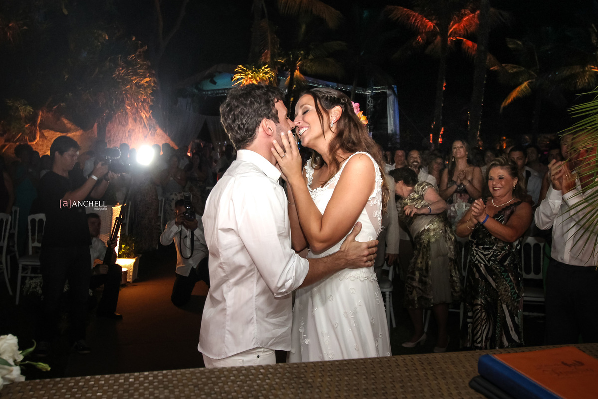 Wedding, casamento, beta e bruno, club med, Euler de castro, making of, cerimônia, recepção, casamento na praia, casar descalça, por do sol, cachorro levando as alianças, Angra dos reais 