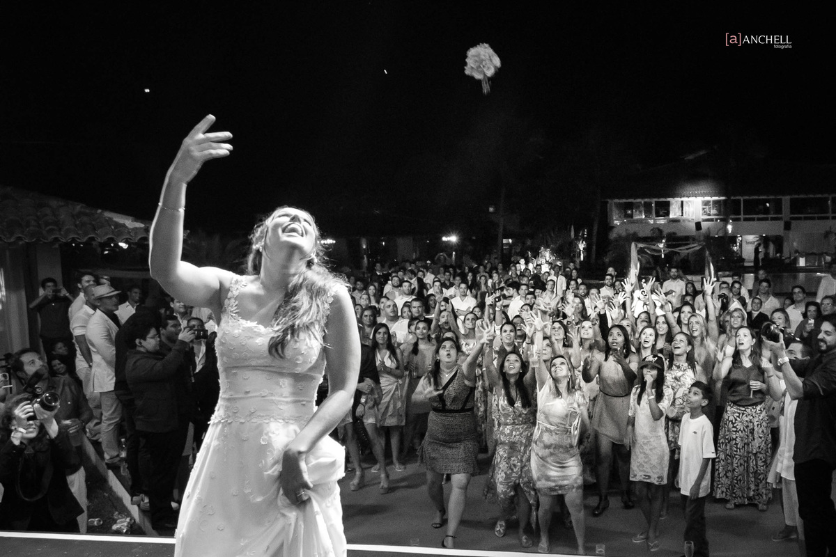 Wedding, casamento, beta e bruno, club med, Euler de castro, making of, cerimônia, recepção, casamento na praia, casar descalça, por do sol, cachorro levando as alianças, Angra dos reais 