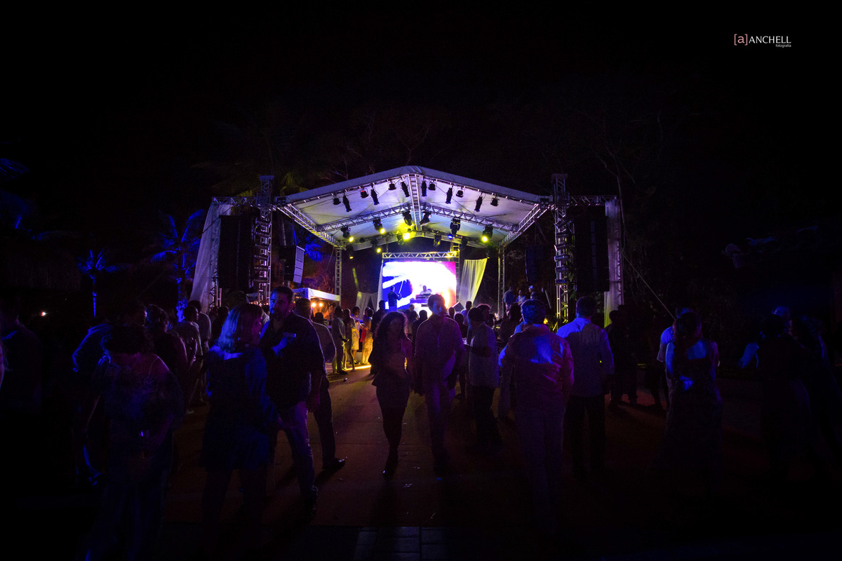 Wedding, casamento, beta e bruno, club med, Euler de castro, making of, cerimônia, recepção, casamento na praia, casar descalça, por do sol, cachorro levando as alianças, Angra dos reais 