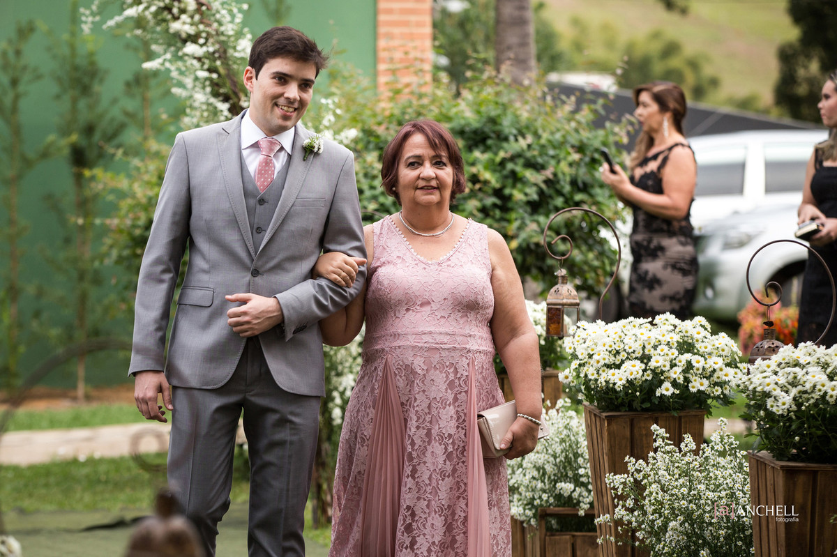 anchell, fotografia, inesquecível, casamento, wedding, no campo, Lais e Filipe, muriaé, de dia, de tarde, por do sol, vestido, noiva, noivo, making of, cerimônia,