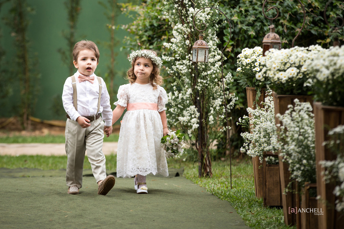 anchell, fotografia, inesquecível, casamento, wedding, no campo, Lais e Filipe, muriaé, de dia, de tarde, por do sol, vestido, noiva, noivo, making of, cerimônia,