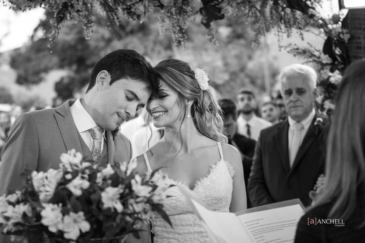 anchell, fotografia, inesquecível, casamento, wedding, no campo, Lais e Filipe, muriaé, de dia, de tarde, por do sol, vestido, noiva, noivo, making of, cerimônia,