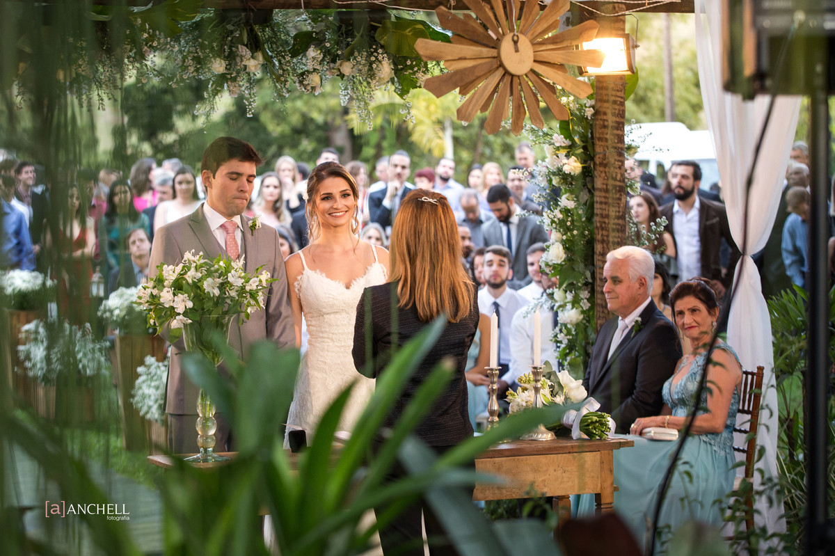 anchell, fotografia, inesquecível, casamento, wedding, no campo, Lais e Filipe, muriaé, de dia, de tarde, por do sol, vestido, noiva, noivo, making of, cerimônia,