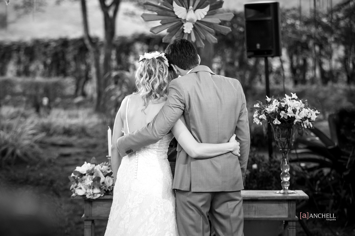 anchell, fotografia, inesquecível, casamento, wedding, no campo, Lais e Filipe, muriaé, de dia, de tarde, por do sol, vestido, noiva, noivo, making of, cerimônia,