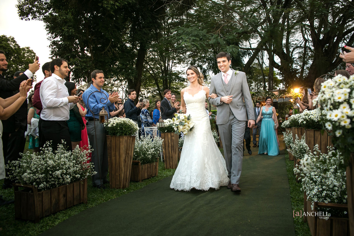 anchell, fotografia, inesquecível, casamento, wedding, no campo, Lais e Filipe, muriaé, de dia, de tarde, por do sol, vestido, noiva, noivo, making of, cerimônia,