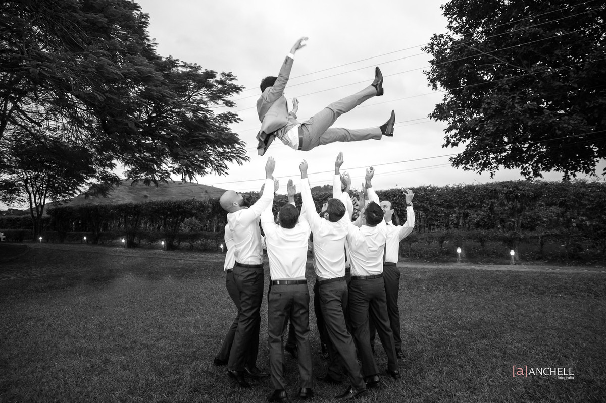 anchell, fotografia, inesquecível, casamento, wedding, no campo, Lais e Filipe, muriaé, de dia, de tarde, por do sol, vestido, noiva, noivo, making of, cerimônia,