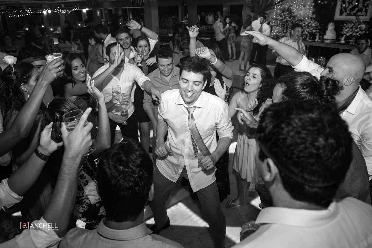 anchell, fotografia, inesquecível, casamento, wedding, no campo, Lais e Filipe, muriaé, de dia, de tarde, por do sol, vestido, noiva, noivo, making of, cerimônia,