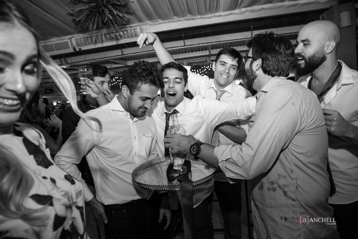 anchell, fotografia, inesquecível, casamento, wedding, no campo, Lais e Filipe, muriaé, de dia, de tarde, por do sol, vestido, noiva, noivo, making of, cerimônia,