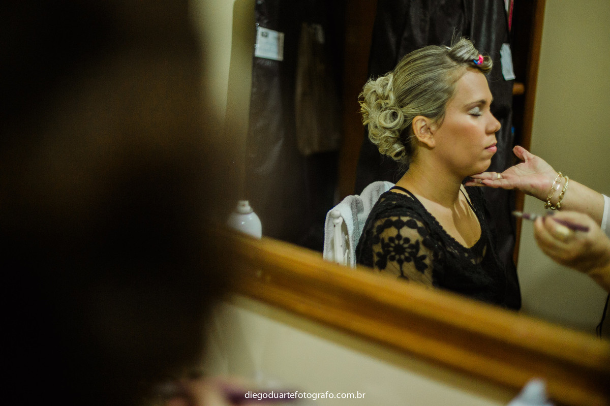 noiva se arrumando rio de janeiro, cerimônia de dia, casamento de dia, fotógrafo de casamento RJ, Tijuca, fotógrafo criativo, Rio de janeiro