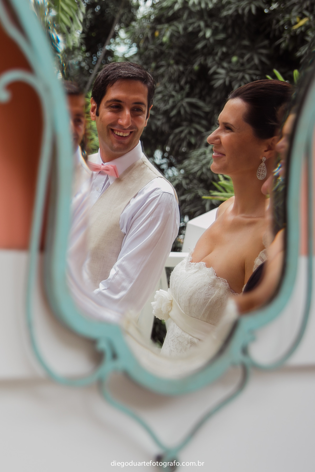 noivos se olhando e sorrindo na cerimonia,fotógrafo de casamento rj, tijuca, fotógrafo criativo, Rio de janeiro