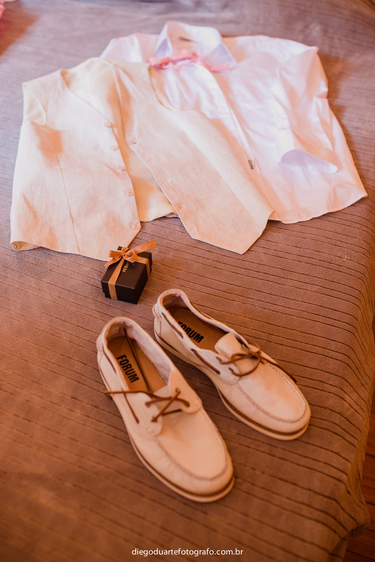 Roupa de casamento do noivo, fotografo, fotografo de casamento rj, rio de janeiro, tijuca, casamento de dia