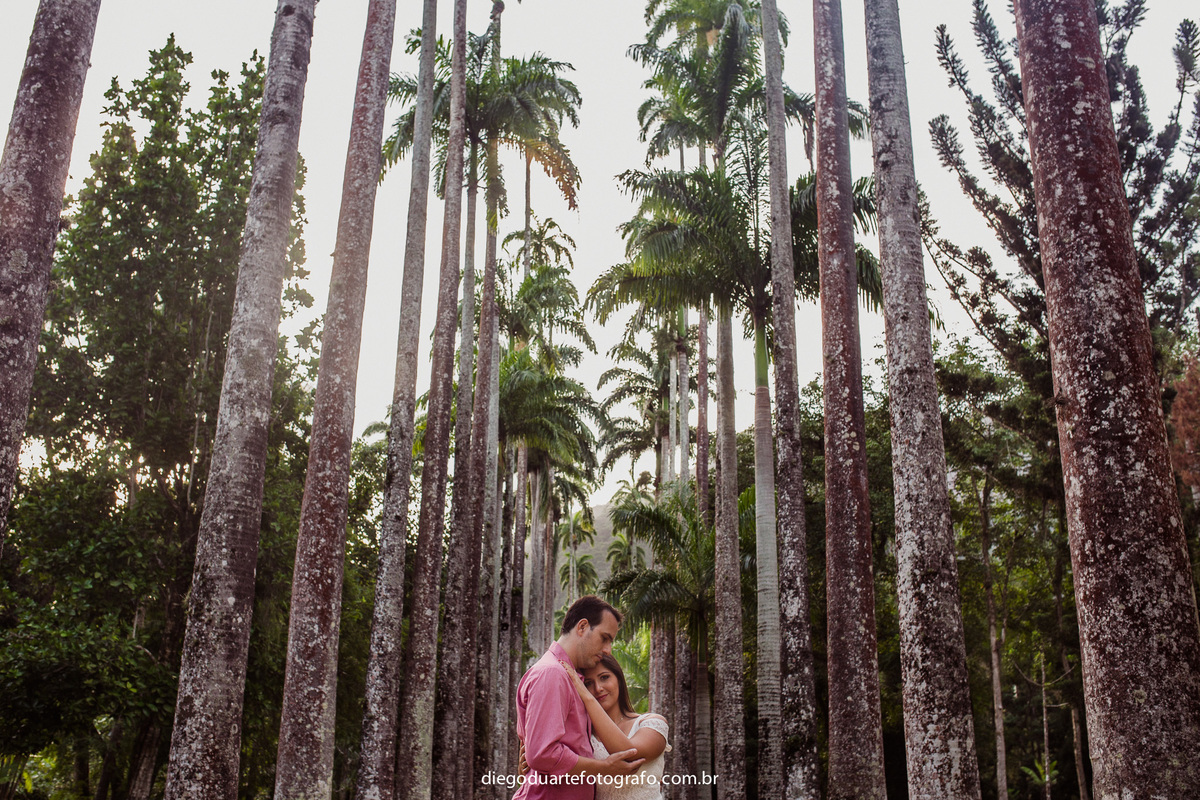 ensaio de casal , ensaio pre wedding, ensaio no jardim botanico, passeio romantico rj, fotografia de casamento.