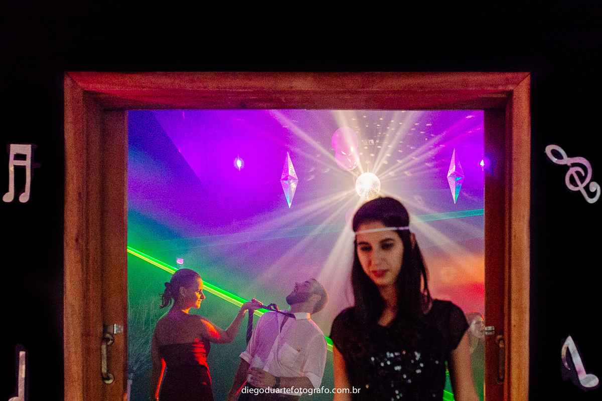 pista de danca, puxando pela gravata, festa animanda, fotografia documental, pista de danca, 