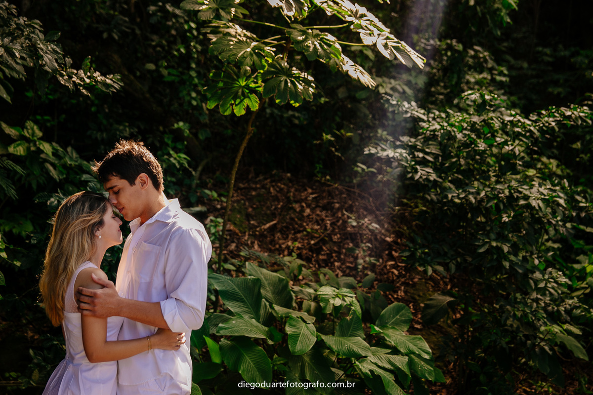 ensaio de casal na praia, fotografo diego duarte, amor em foto, praia vermelha, urca, pre wedding